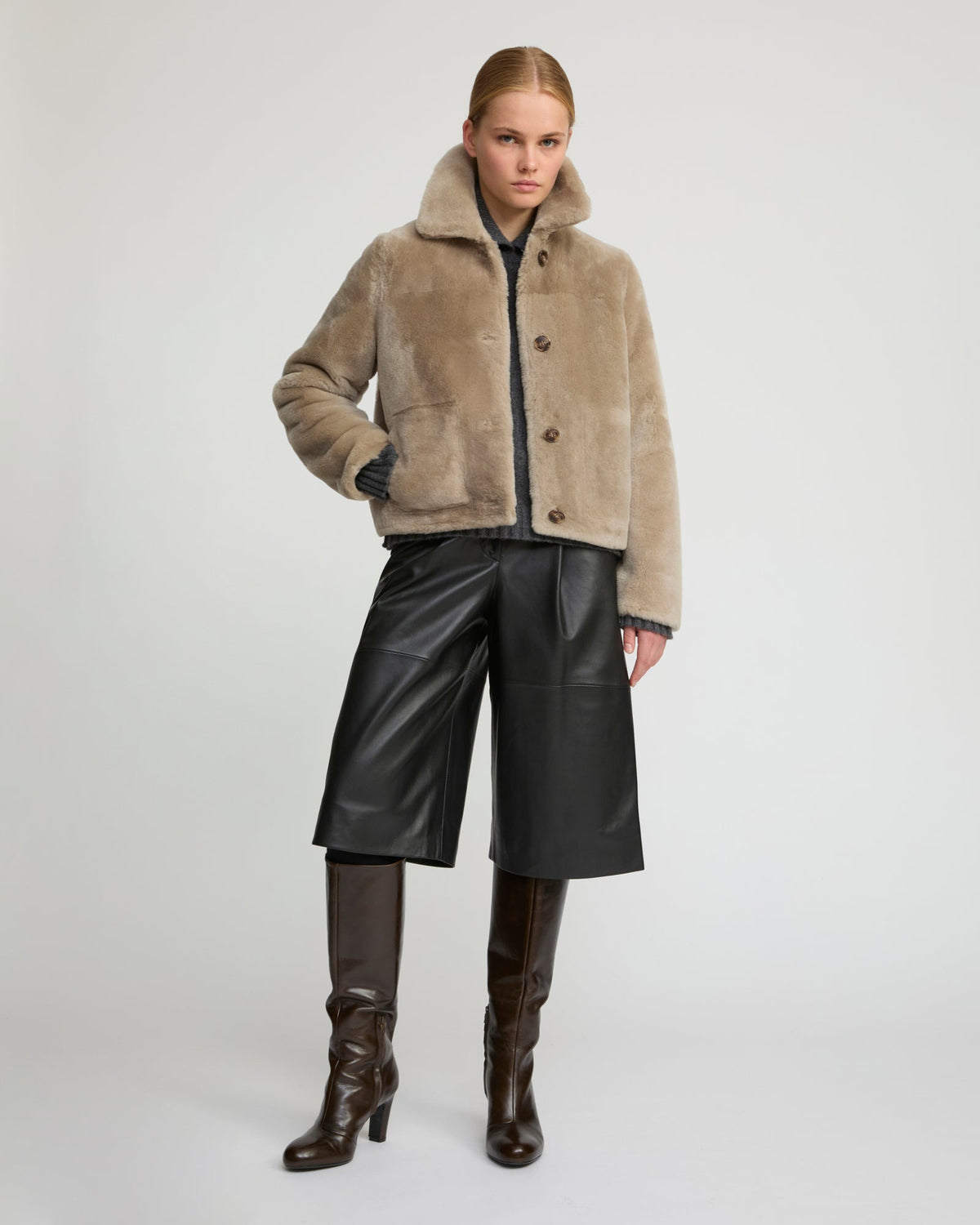 Short jacket in merino lambskin