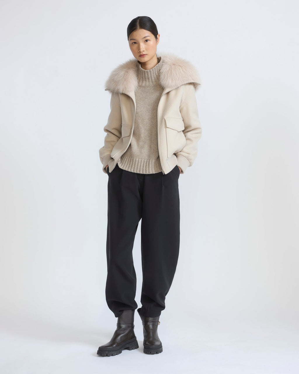 Cropped jacket in cashmere wool with fox fur collar