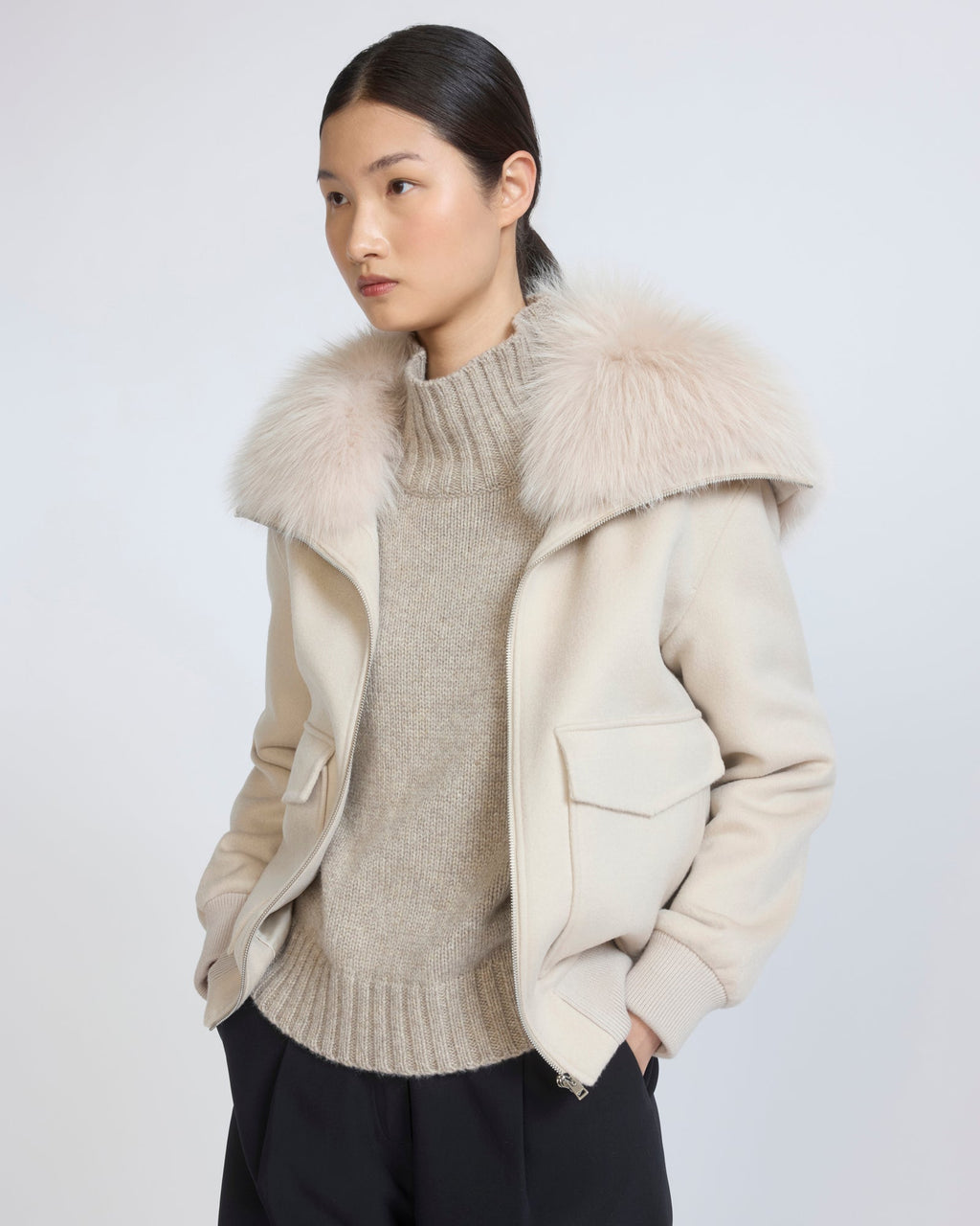 Cropped jacket in cashmere wool with fox fur collar