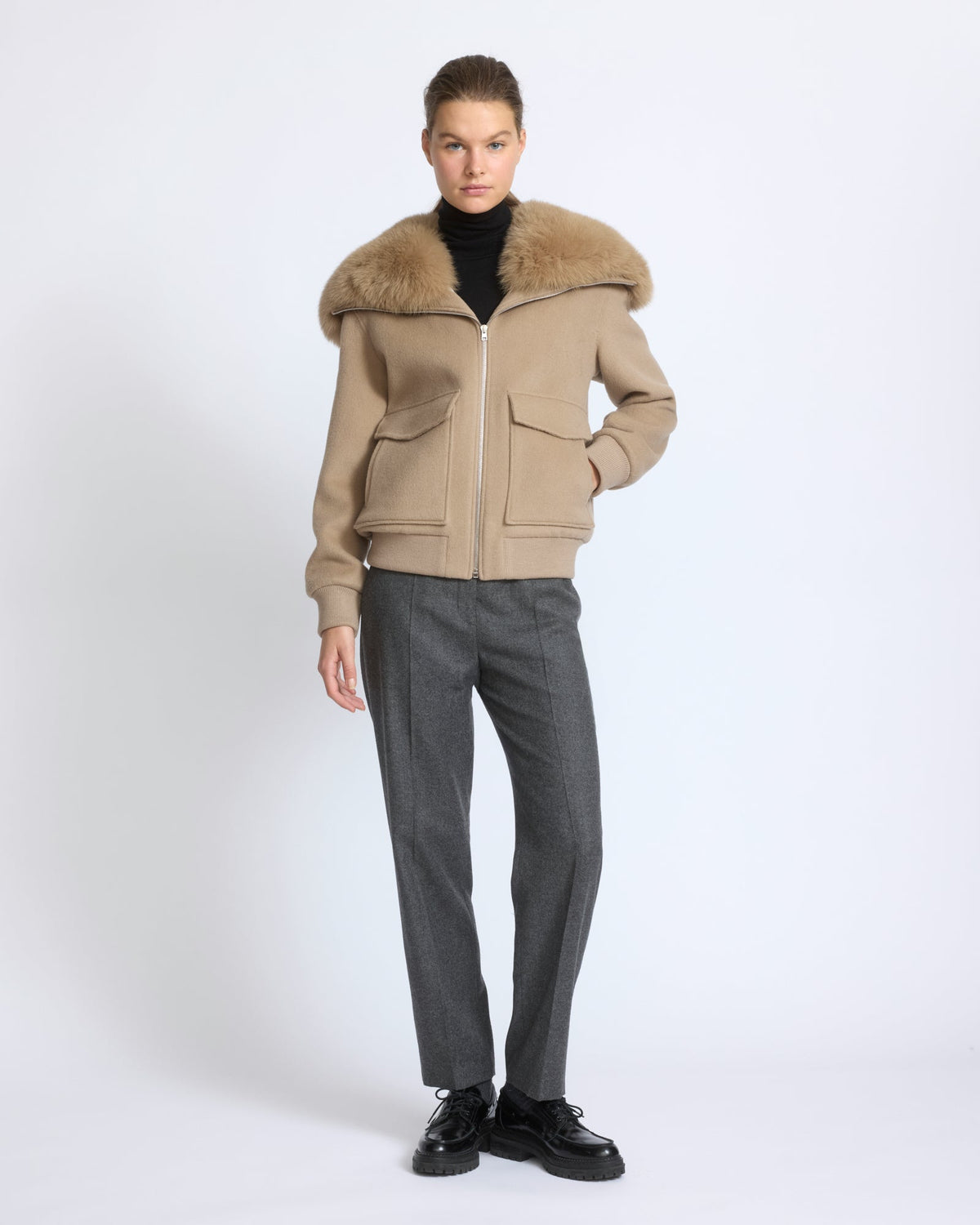 Cropped jacket in cashmere wool with fox fur collar