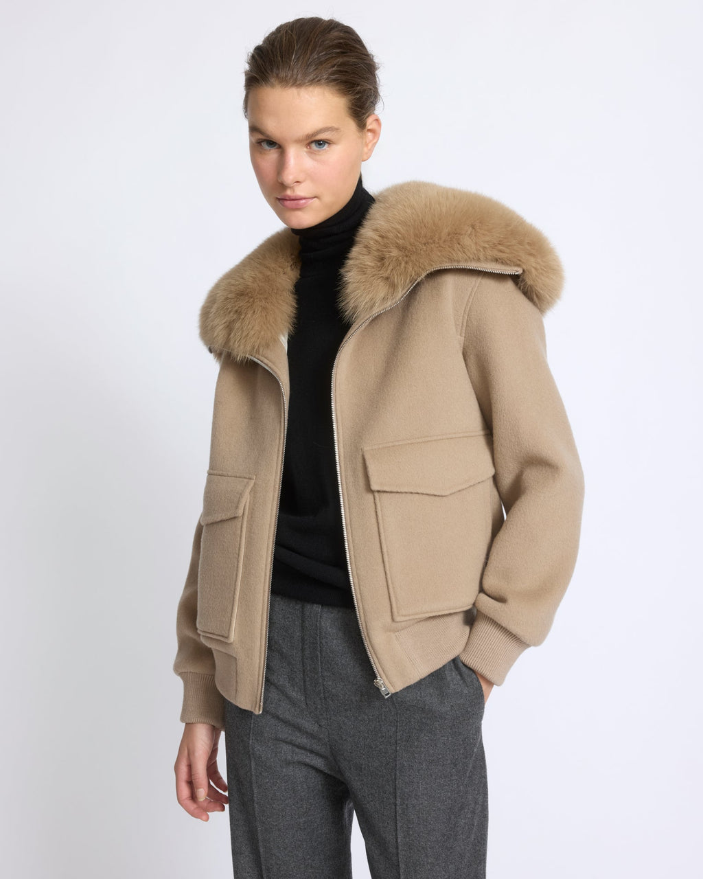 Cropped jacket in cashmere wool with fox fur collar