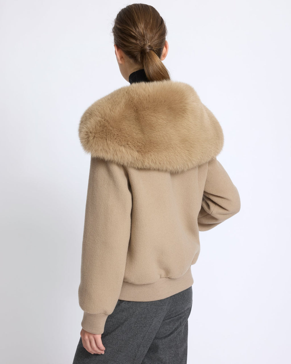 Cropped jacket in cashmere wool with fox fur collar