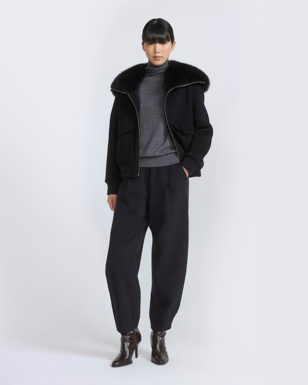 Cropped jacket in cashmere wool with fox fur collar