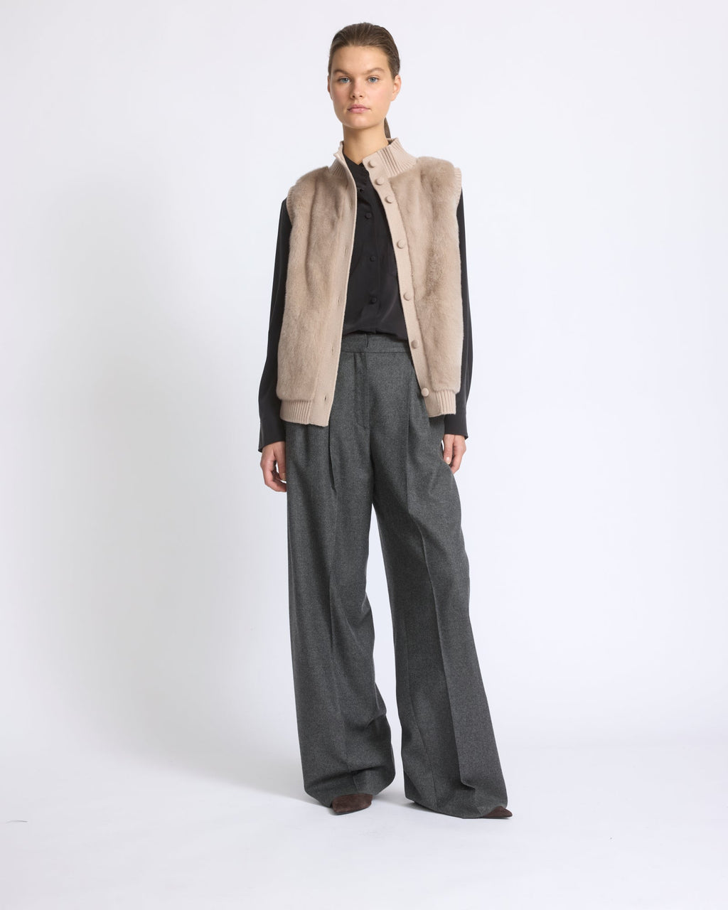 Short knitted gilet in merino and mink