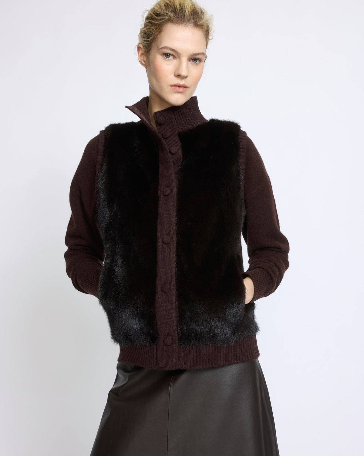 Short knitted gilet in merino and mink