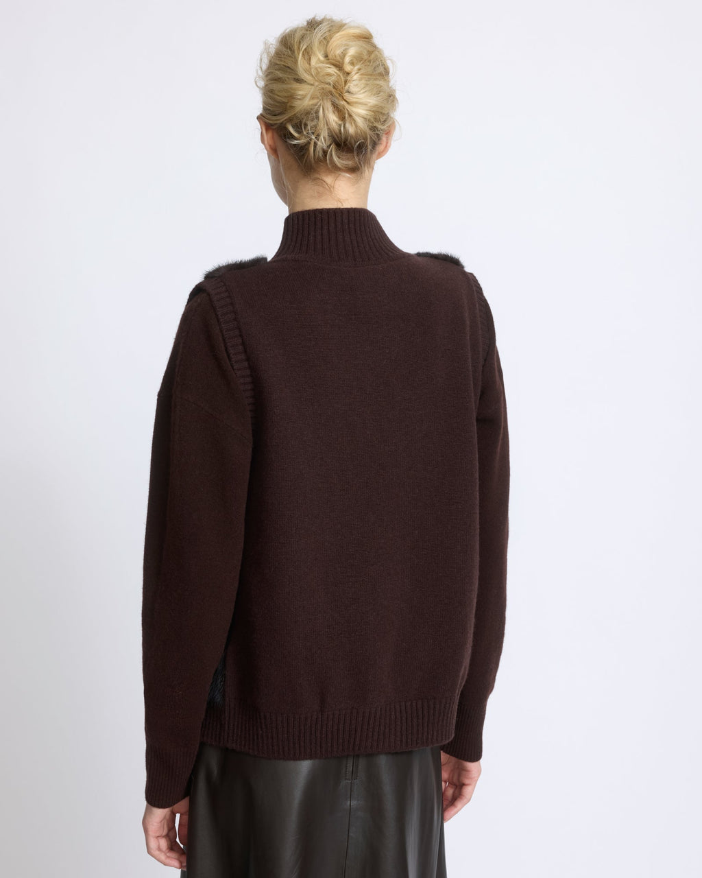Short knitted gilet in merino and mink