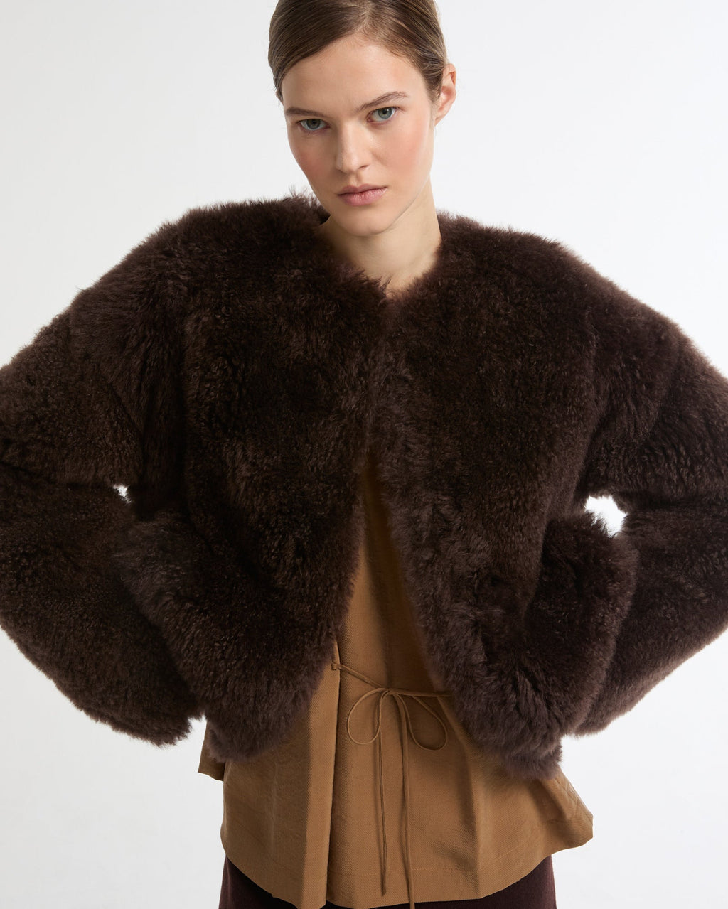 Short cashmere lambskin and merino knit jacket