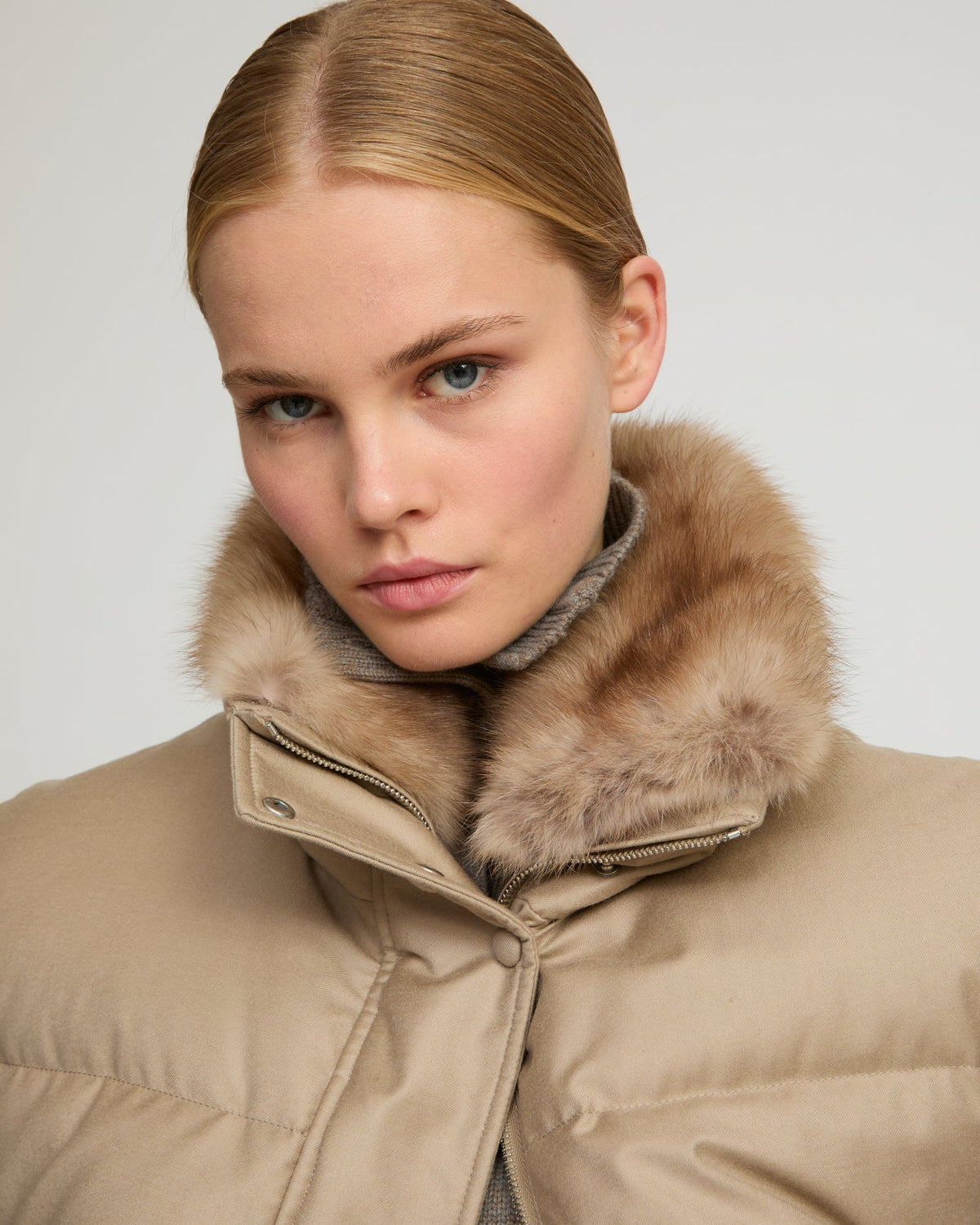 Flannel gilet with sable fur collar