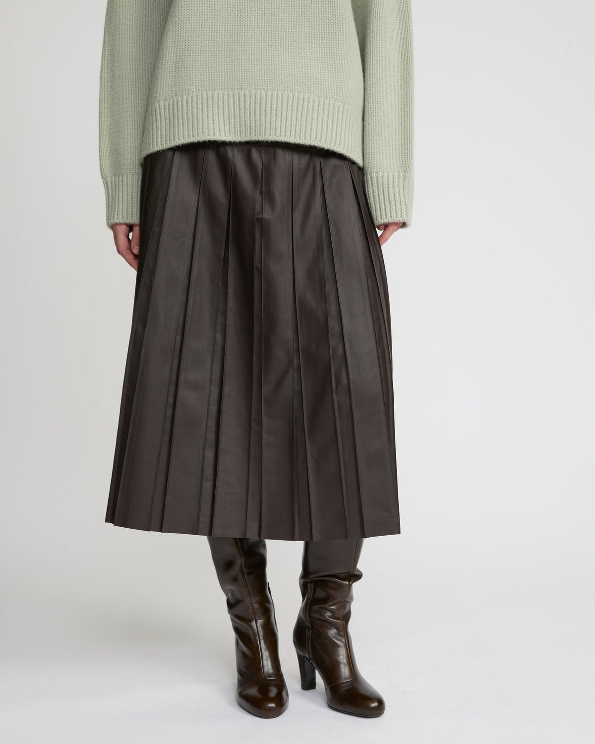Fine lamb leather pleated skirt