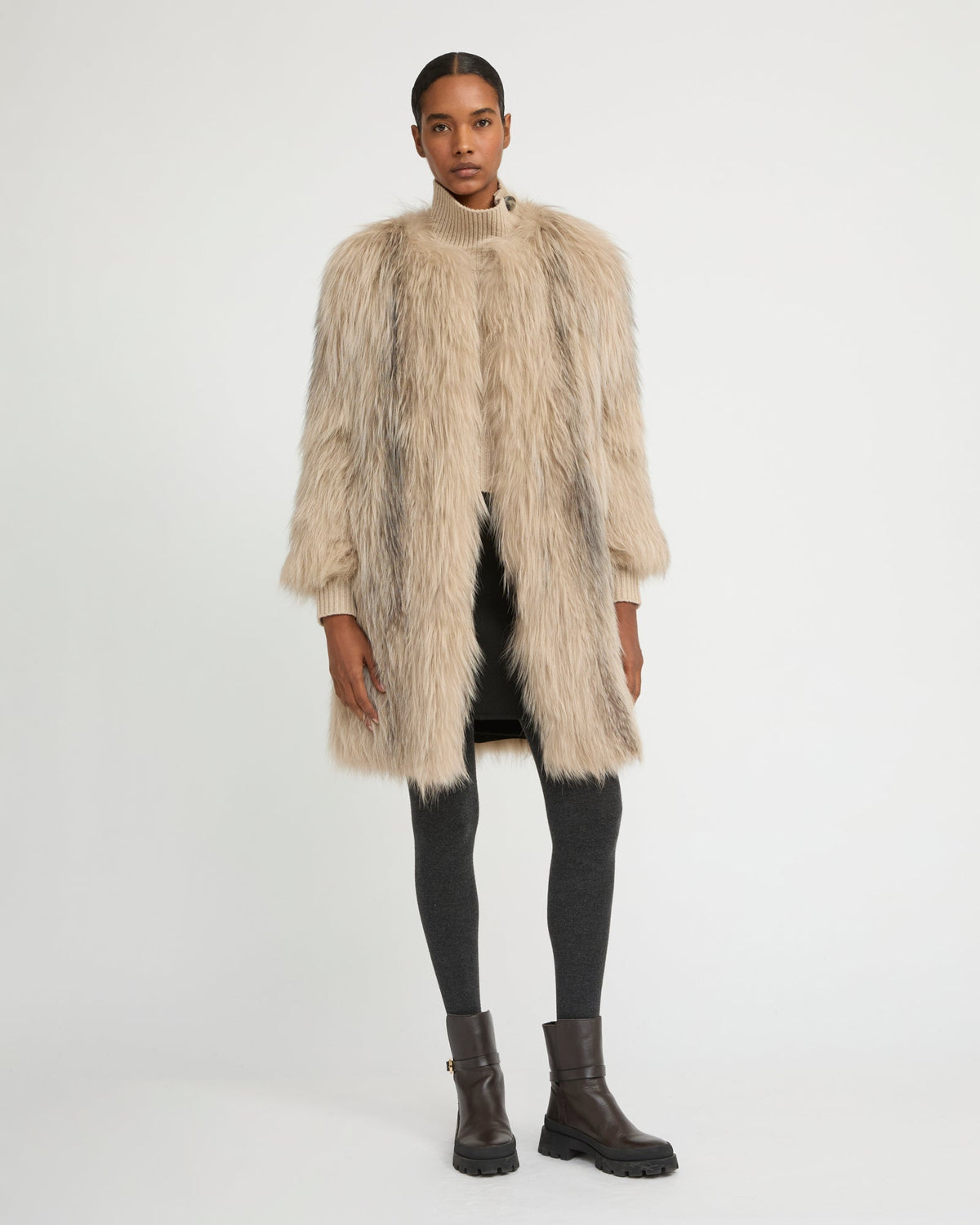 Long jacket in knitted fox fur
