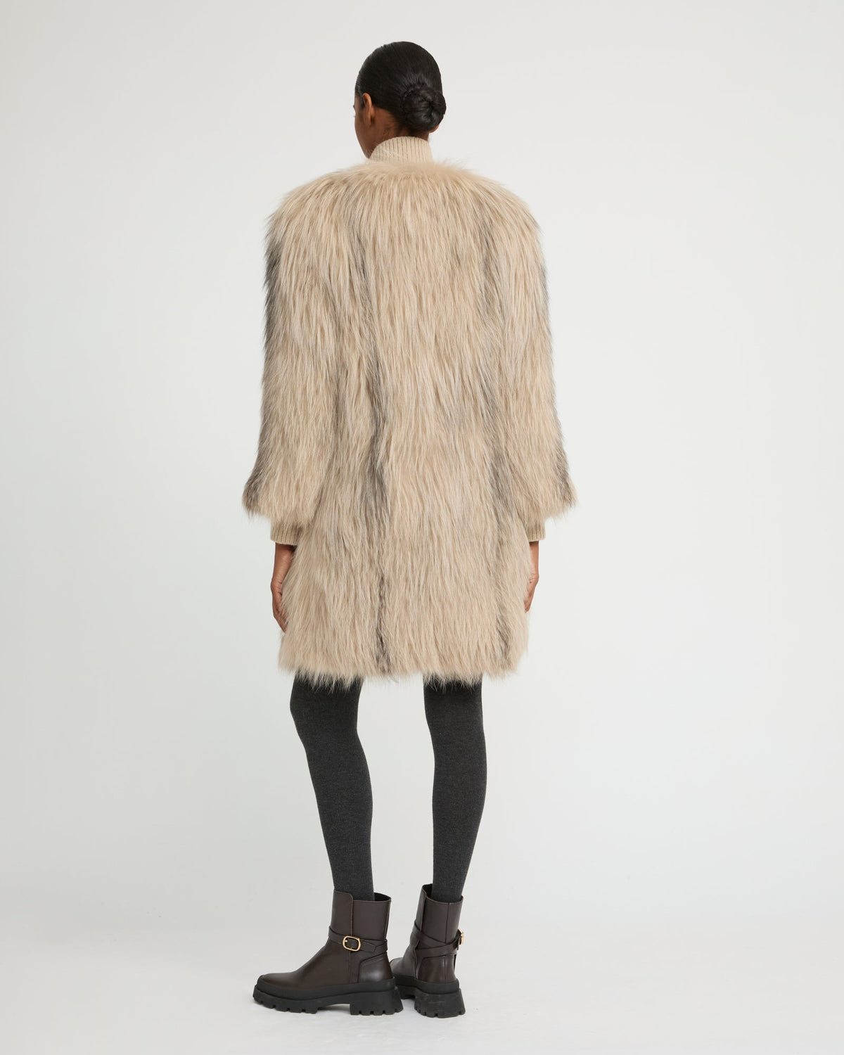 Long jacket in knitted fox fur