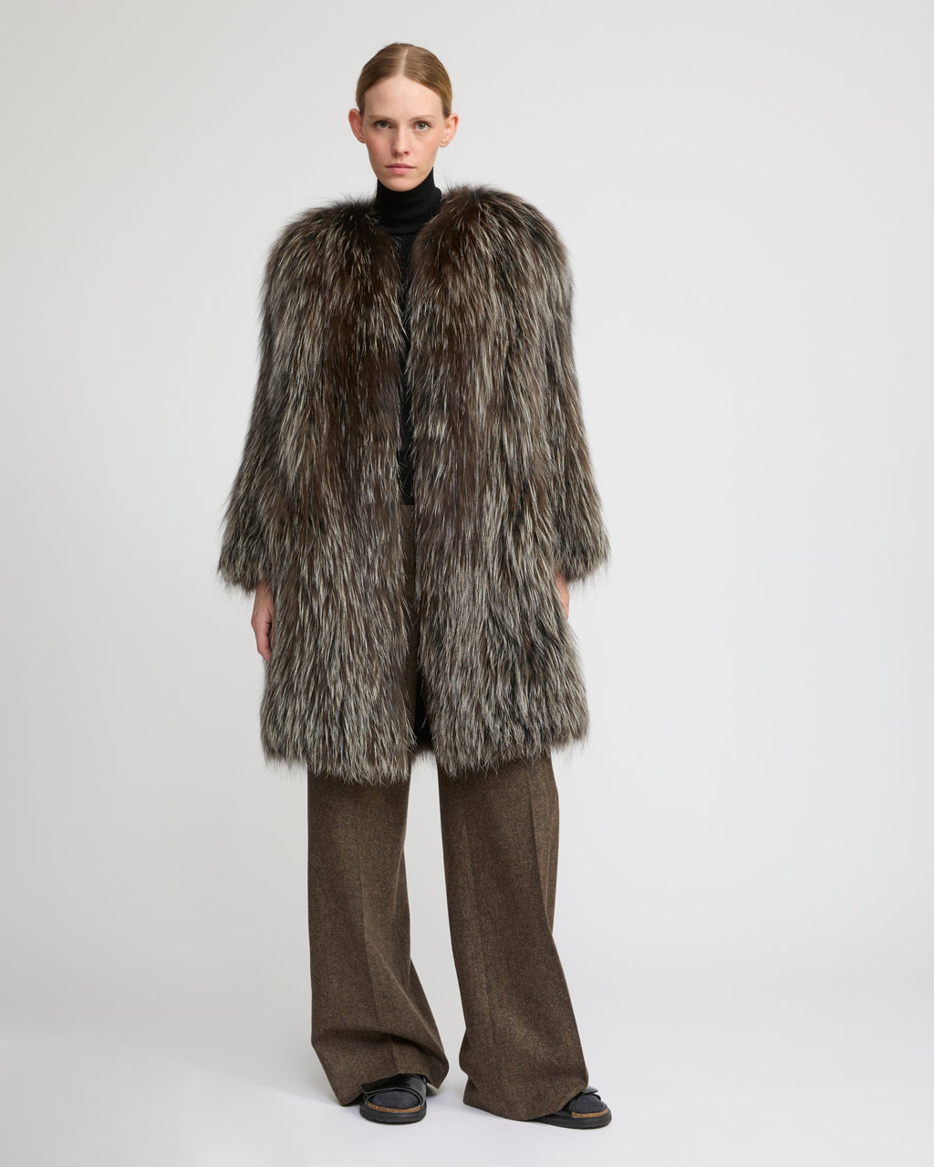 Long jacket in knitted fox fur