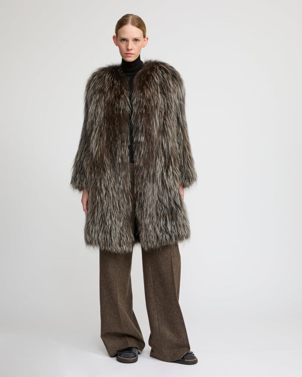 Long jacket in knitted fox fur