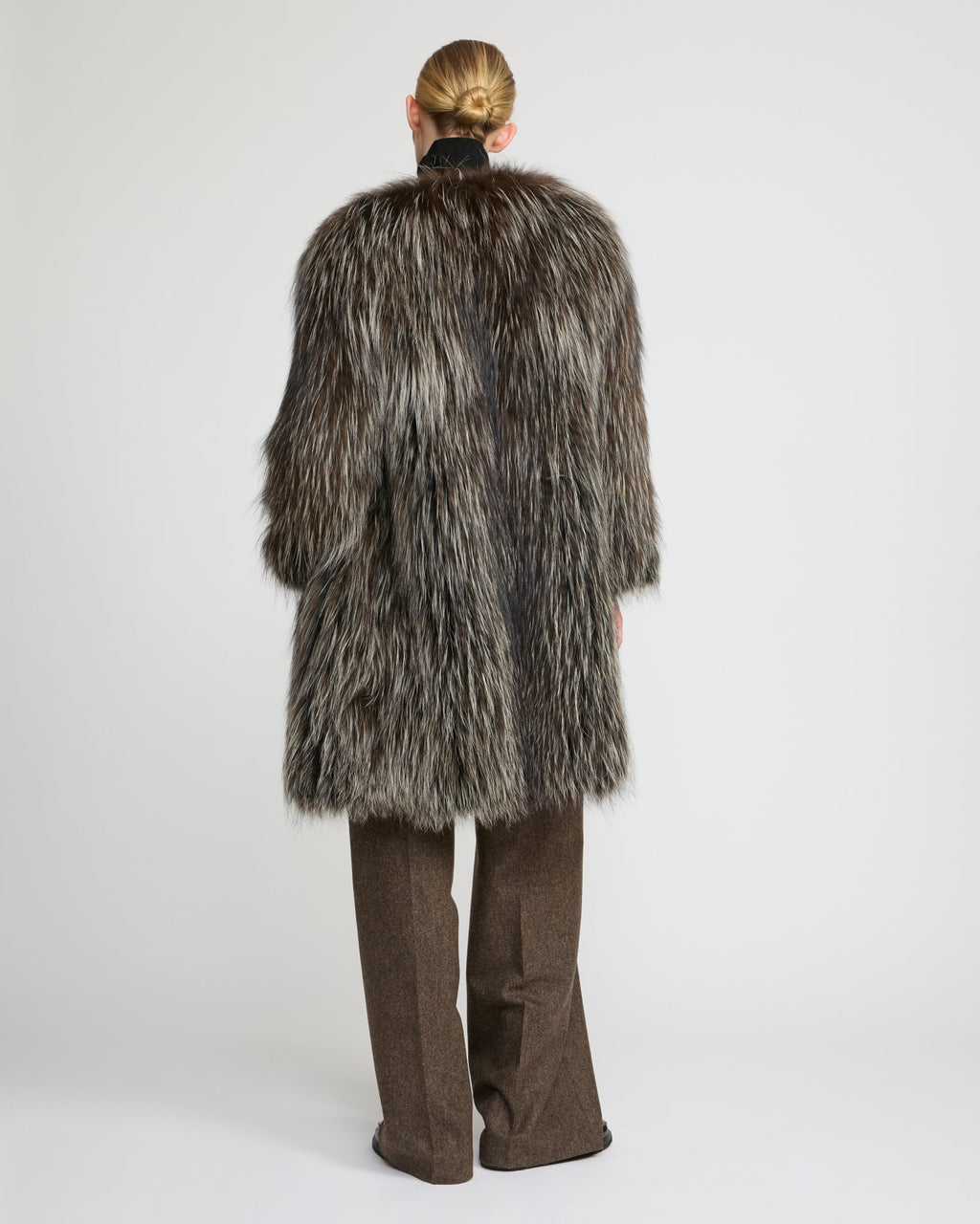 Long jacket in knitted fox fur
