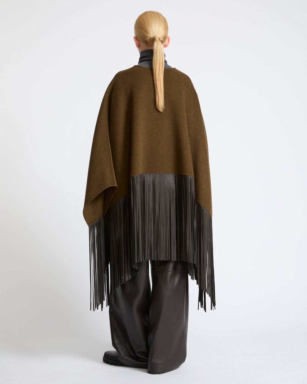 Double face wool and cashmere cape with lambskin leather fringes