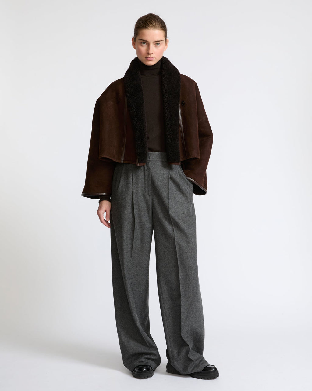 Short lambskin shearling cape