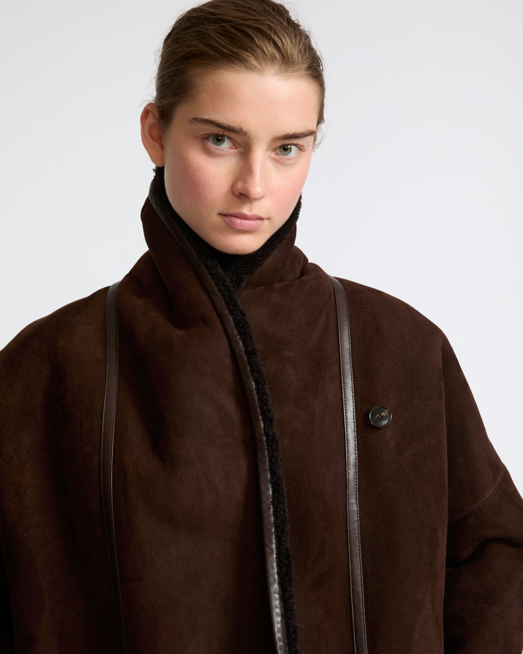 Short lambskin shearling cape