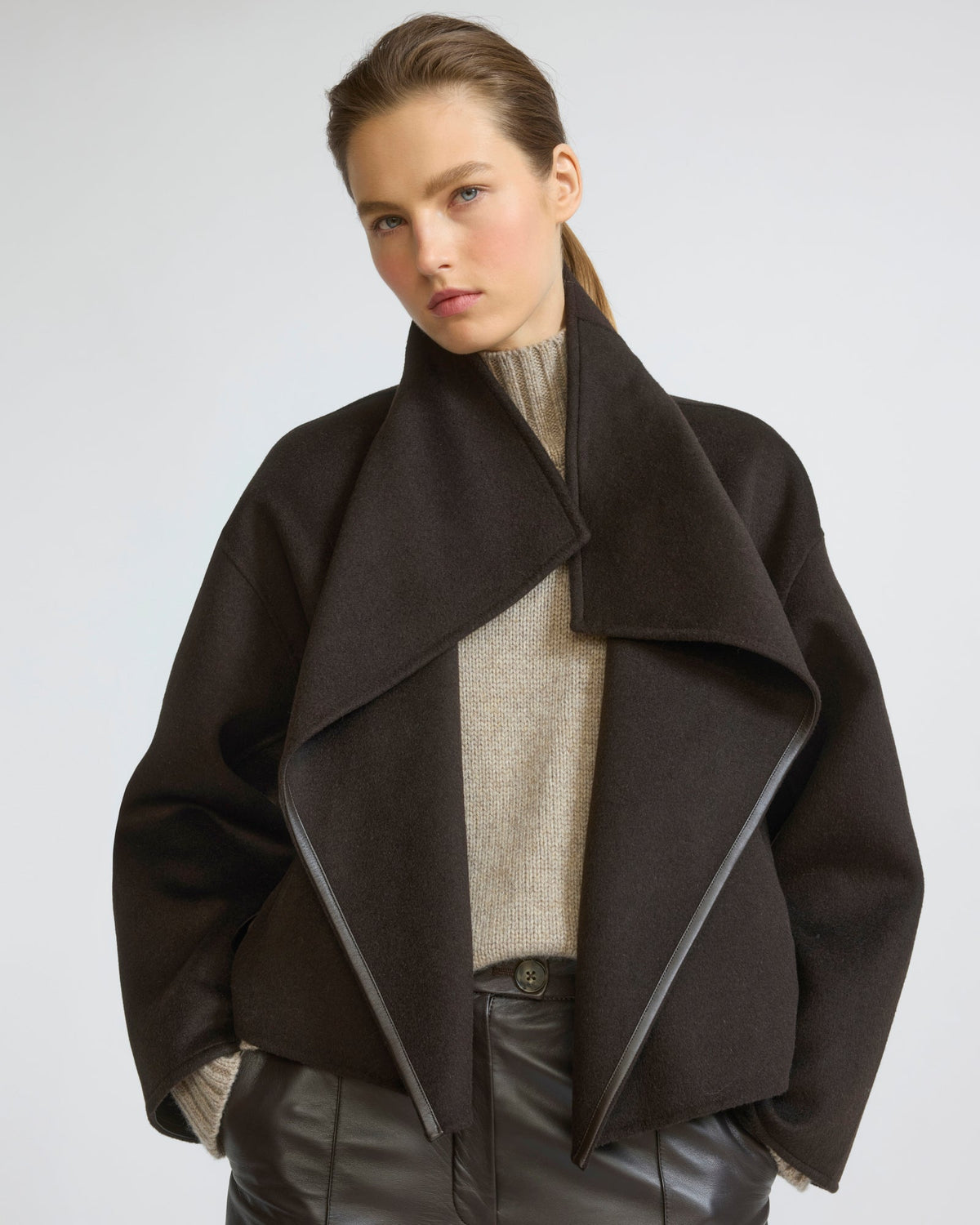 Short double-sided cashmere wool jacket with lambskin shearling