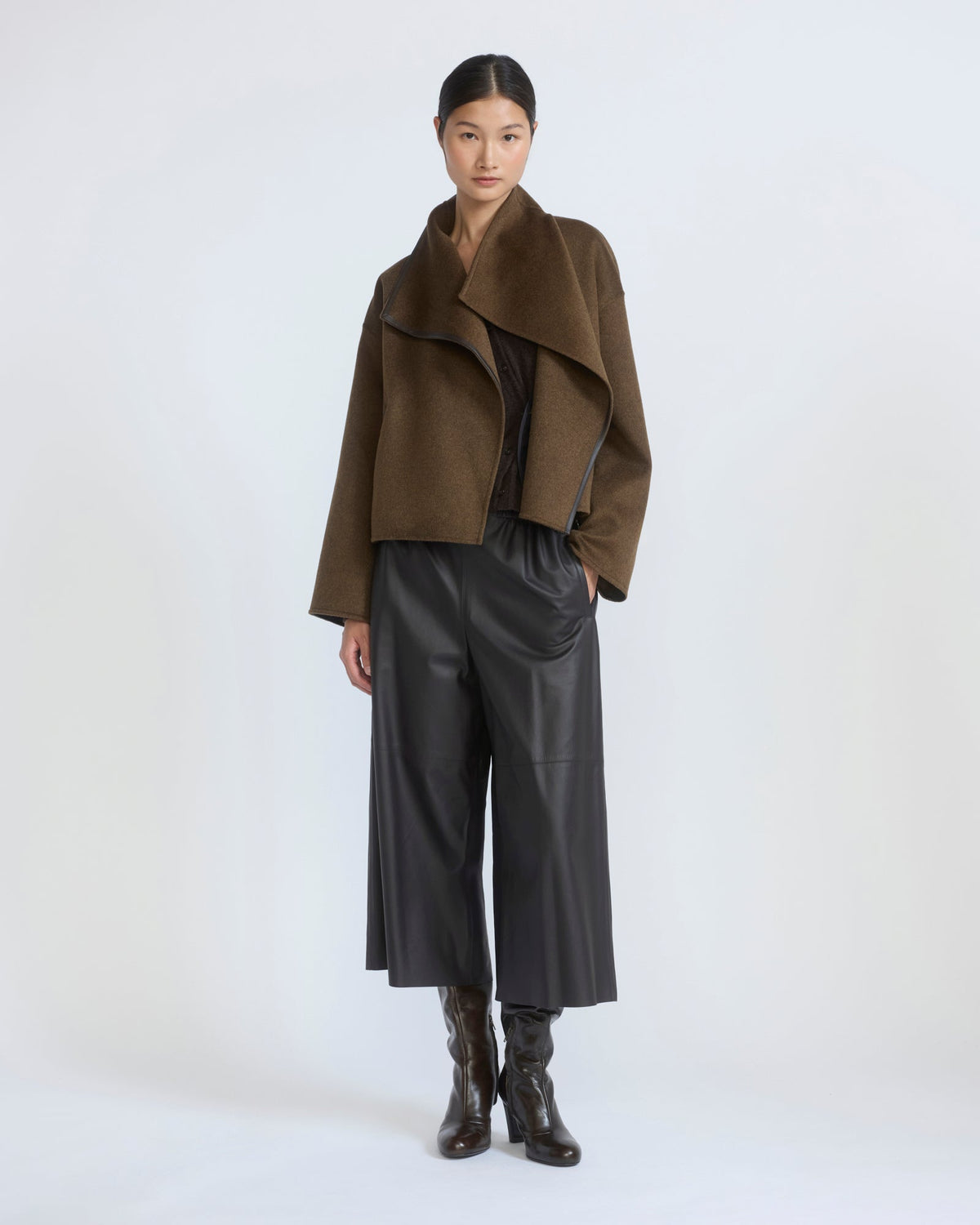 Short double-sided cashmere wool jacket with lambskin shearling
