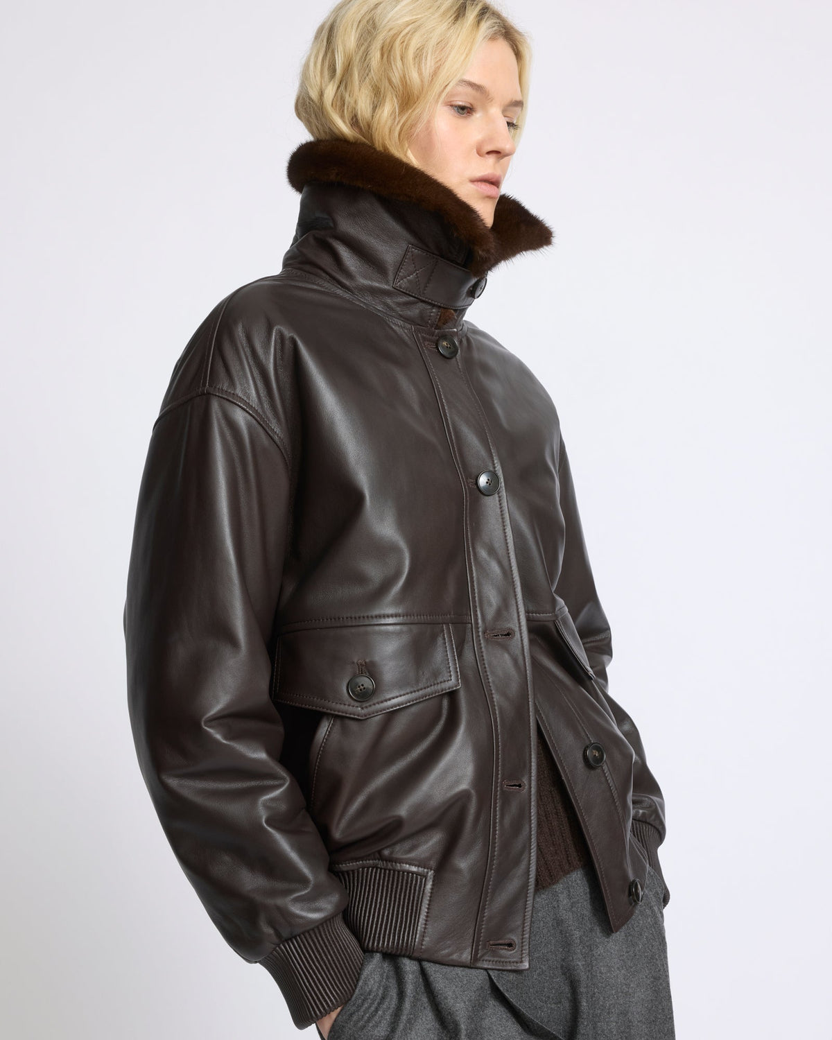 Short lambskin leather jacket with detachable mink fur collar