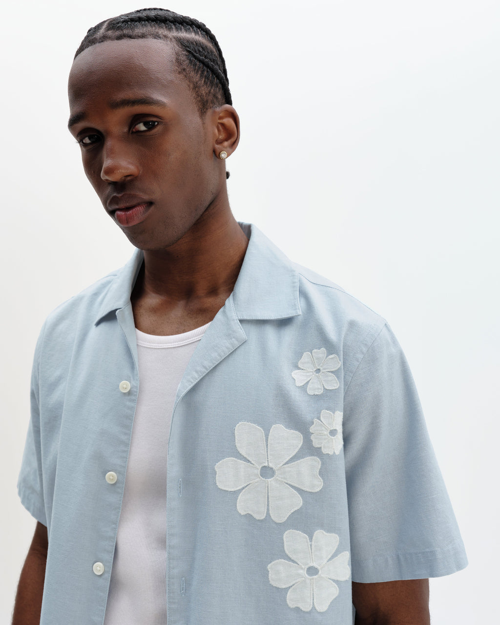 Didcot - Blue And Ecru Floral Applique Short-Sleeve Shirt