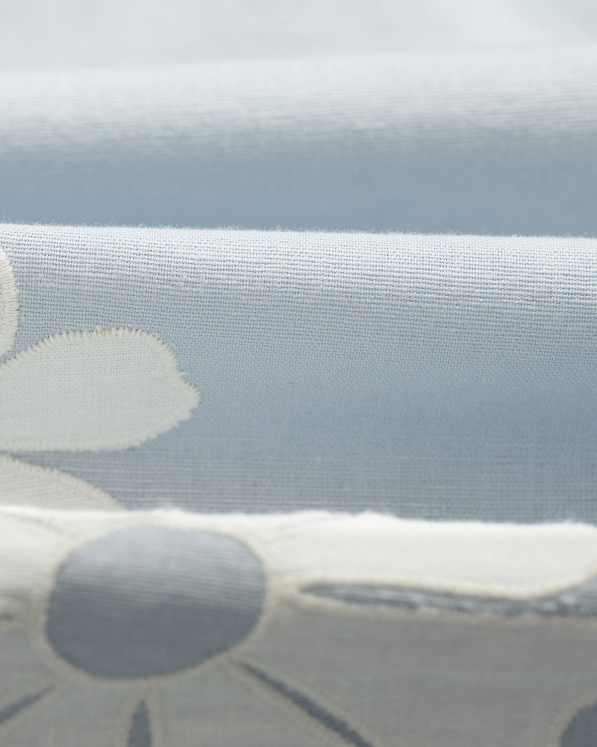 Didcot - Blue And Ecru Floral Applique Short-Sleeve Shirt