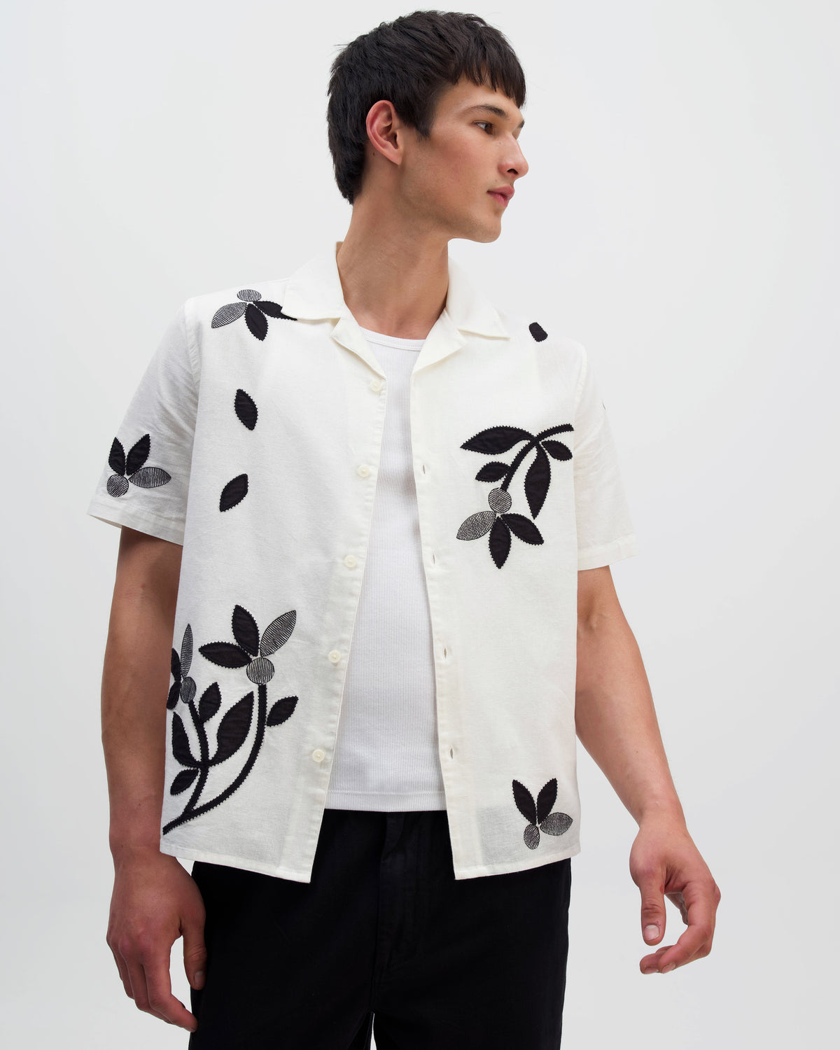 Didcot - Ecru And Black Bloom Applique Short-Sleeve Shirt