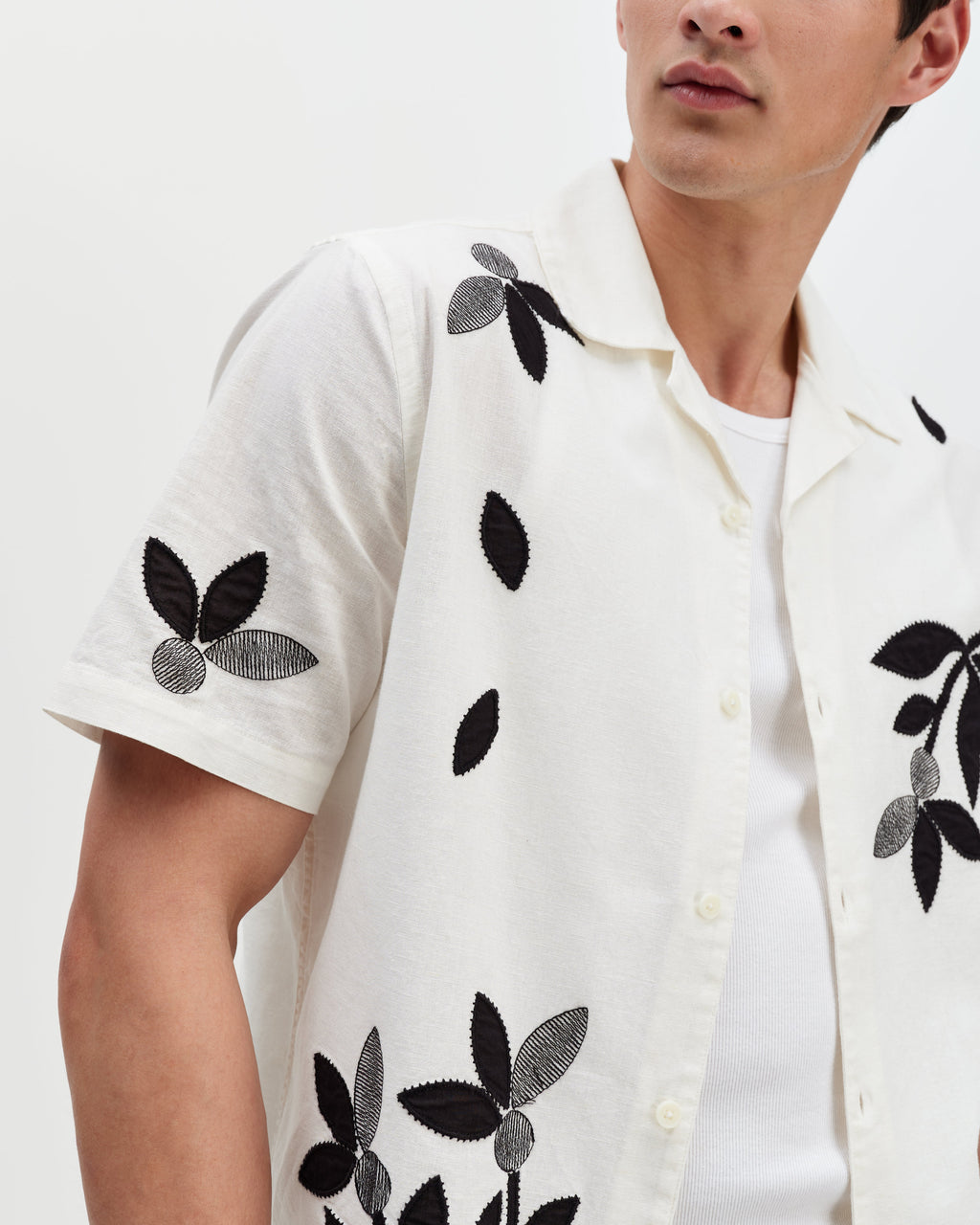 Didcot - Ecru And Black Bloom Applique Short-Sleeve Shirt