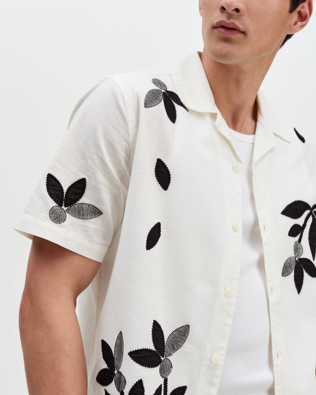 Didcot - Ecru And Black Bloom Applique Short-Sleeve Shirt