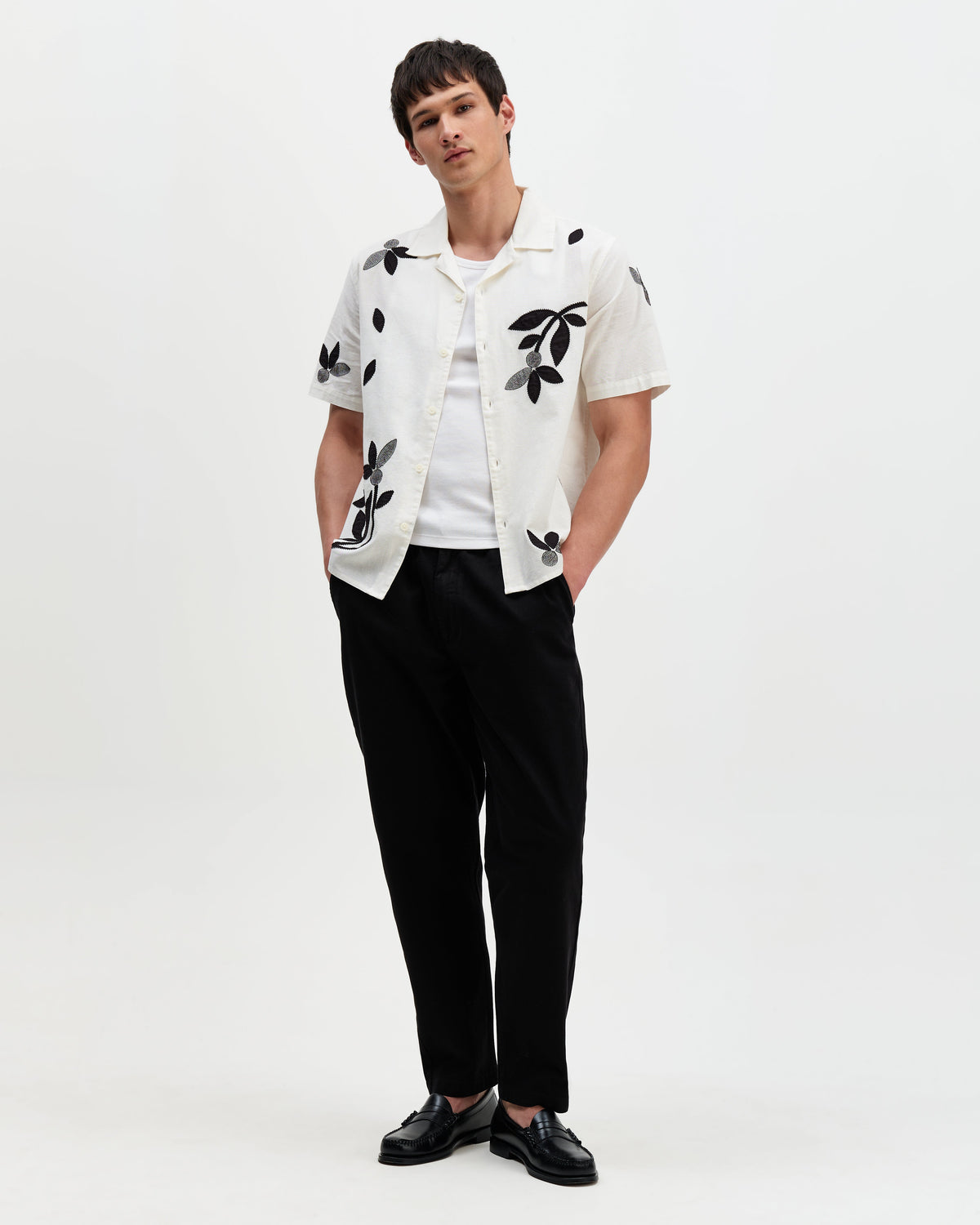 Didcot - Ecru And Black Bloom Applique Short-Sleeve Shirt