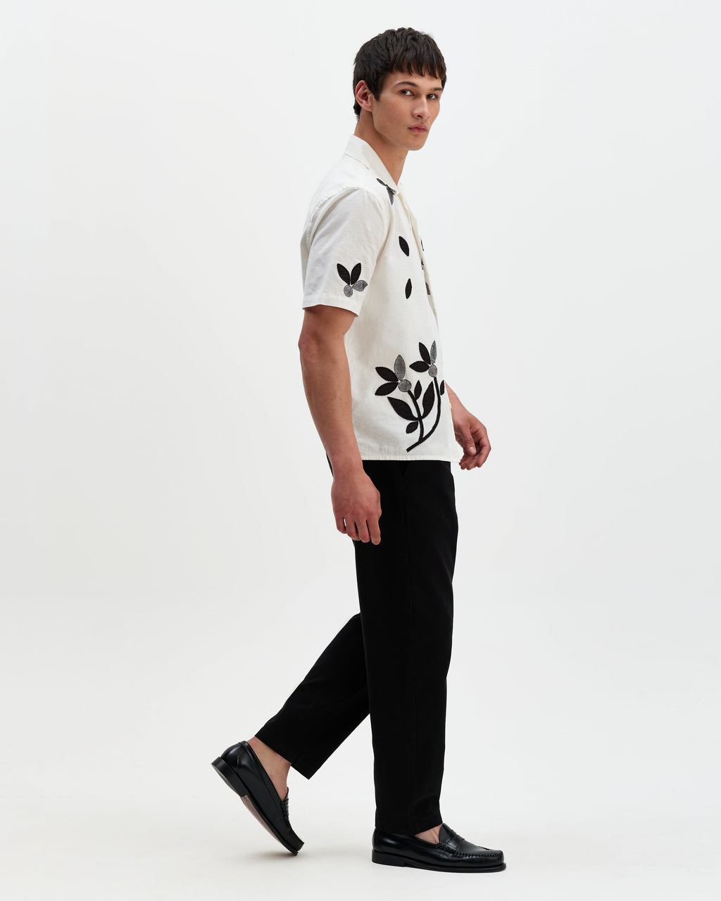 Didcot - Ecru And Black Bloom Applique Short-Sleeve Shirt