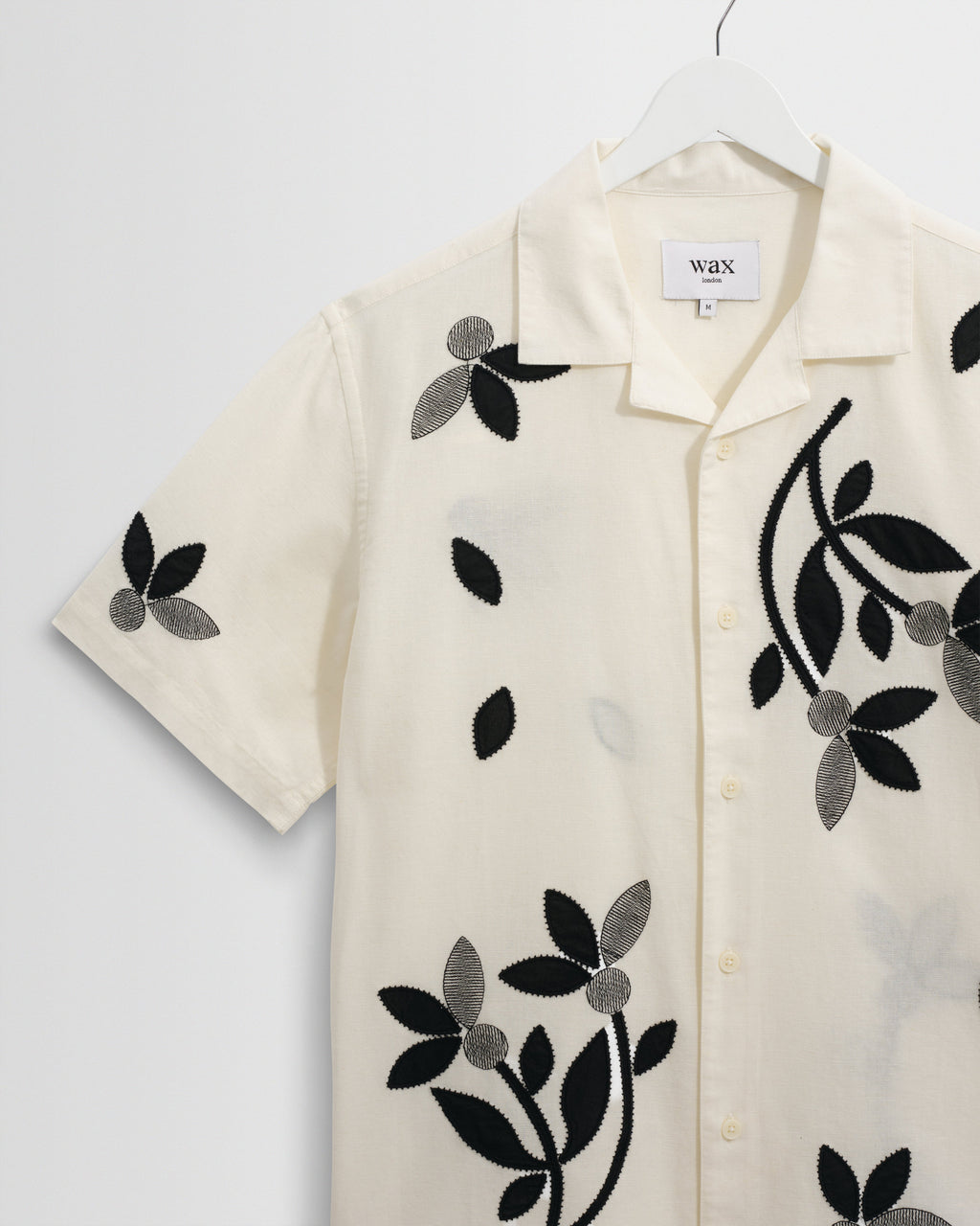 Didcot - Ecru And Black Bloom Applique Short-Sleeve Shirt