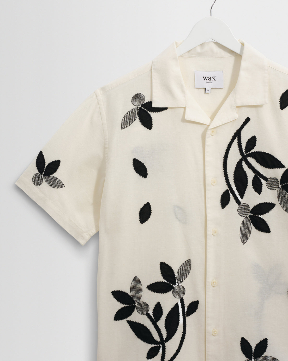 Didcot - Ecru And Black Bloom Applique Short-Sleeve Shirt