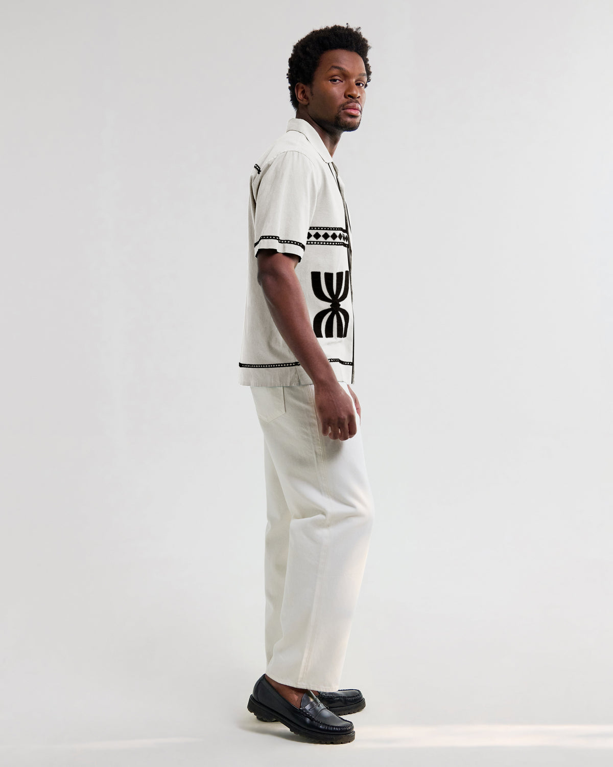Didcot - Ecru And Black Border Applique Short-Sleeve Shirt