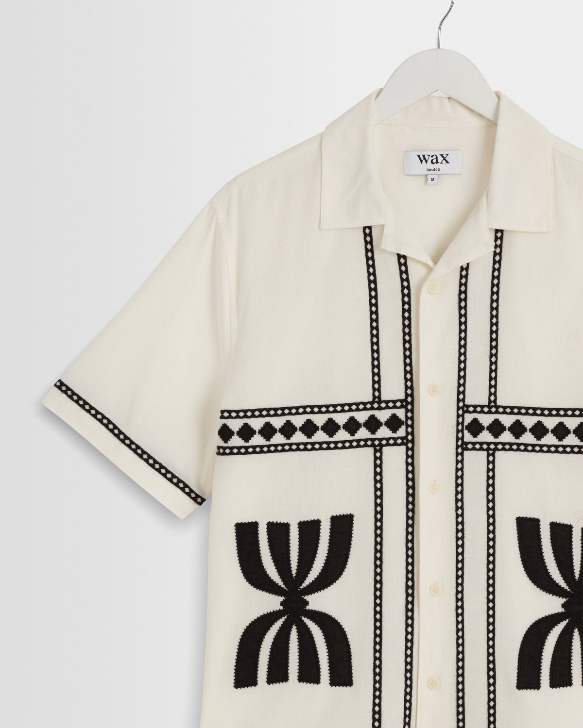 Didcot - Ecru And Black Border Applique Short-Sleeve Shirt