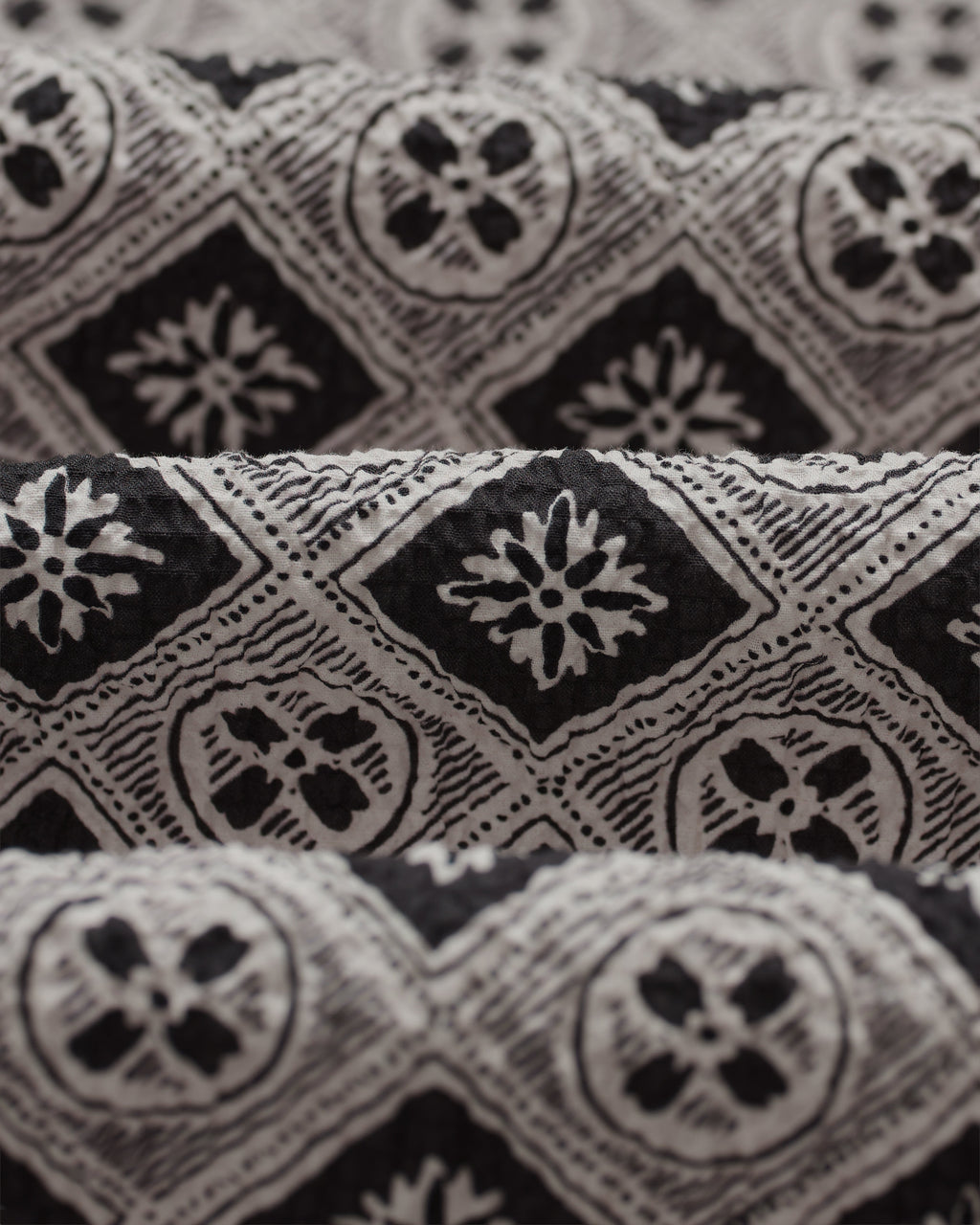 Didcot - Ecru And Black Tile Print Short-Sleeve Shirt