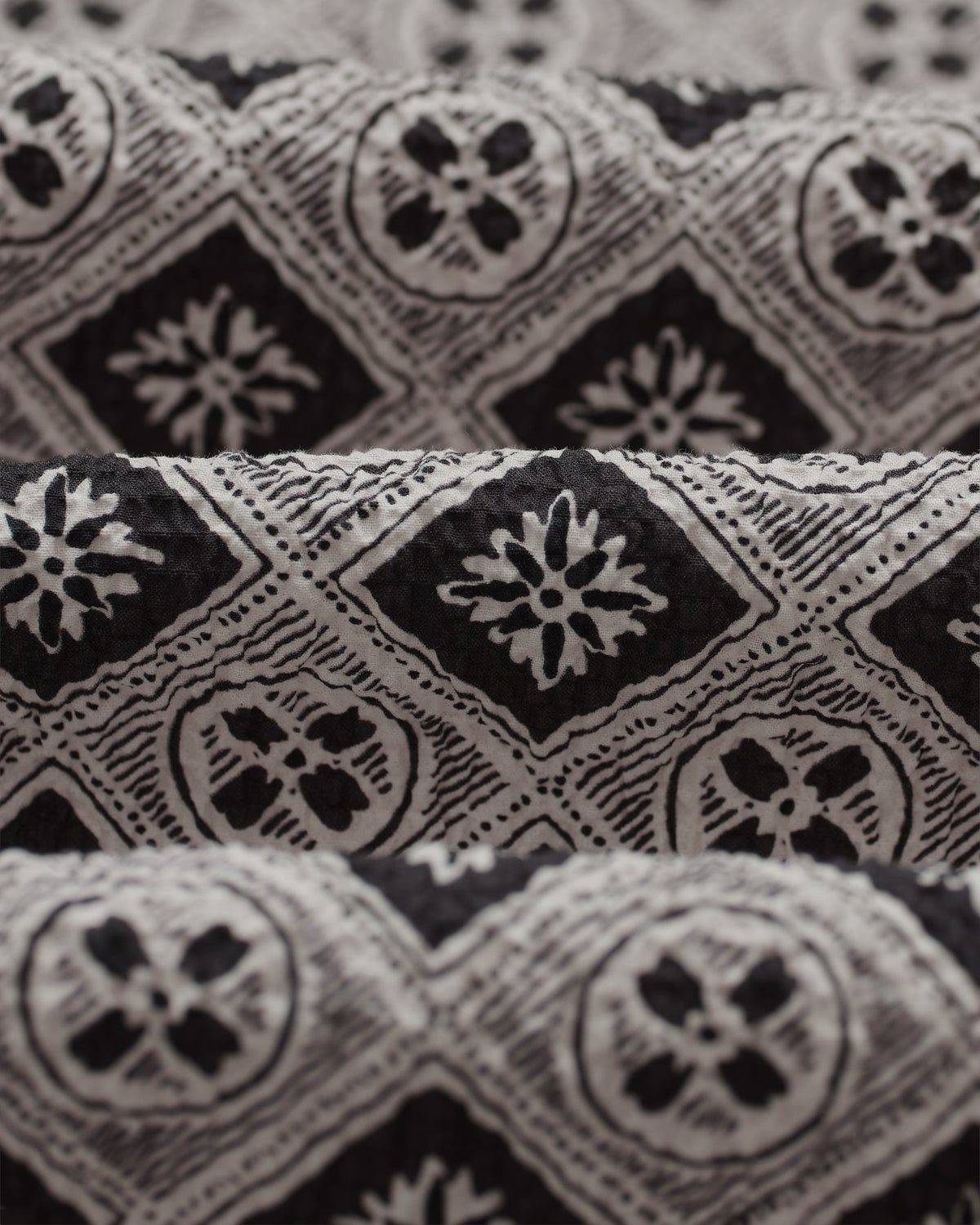 Didcot - Ecru And Black Tile Print Short-Sleeve Shirt