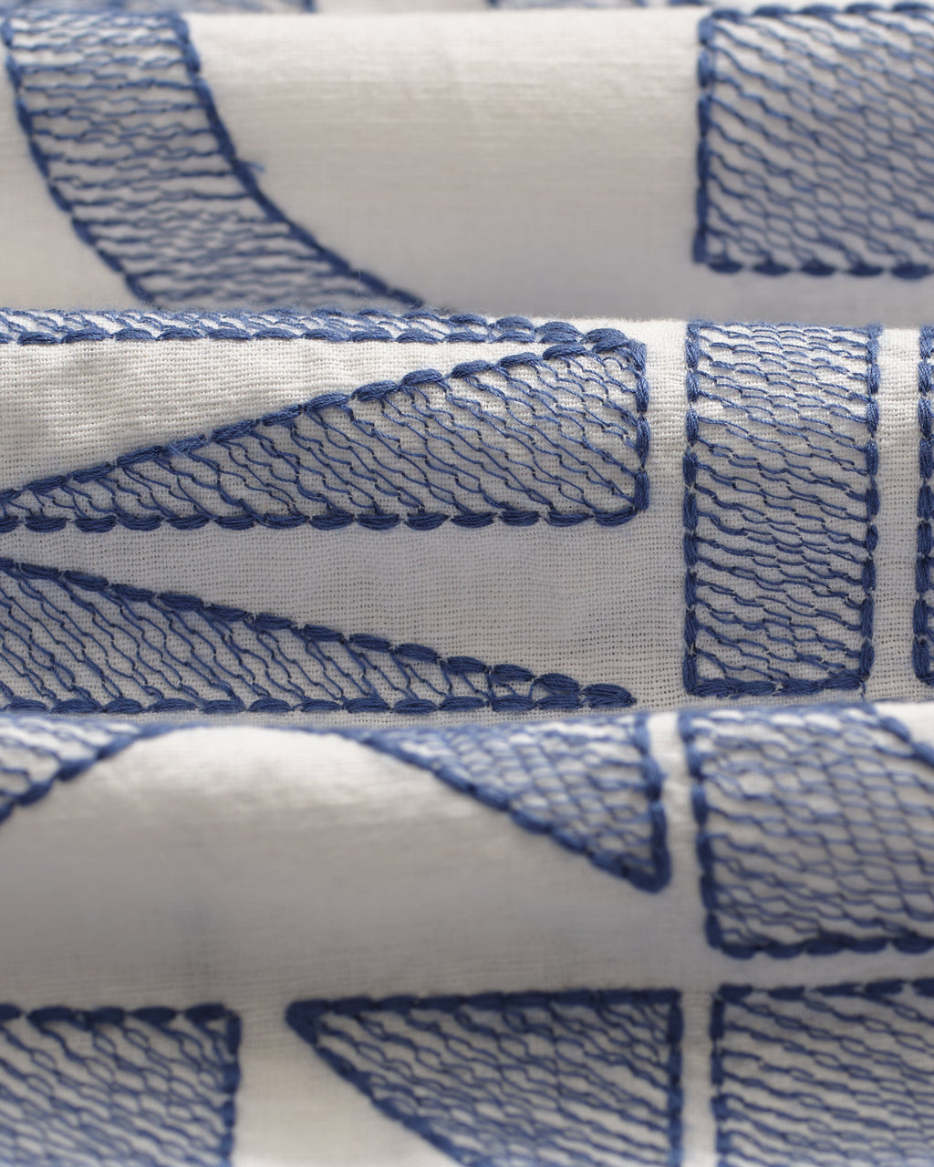 Didcot - Ecru And Blue Geometric Embroidered Short-Sleeve Shirt