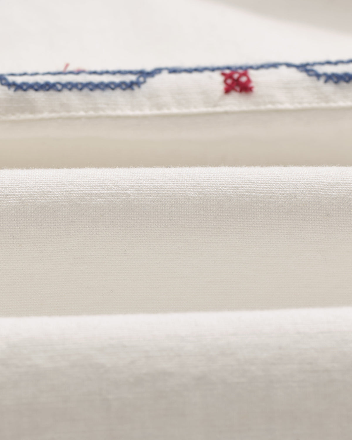 Didcot - Ecru Cross-Stitch Border Short-Sleeve Shirt