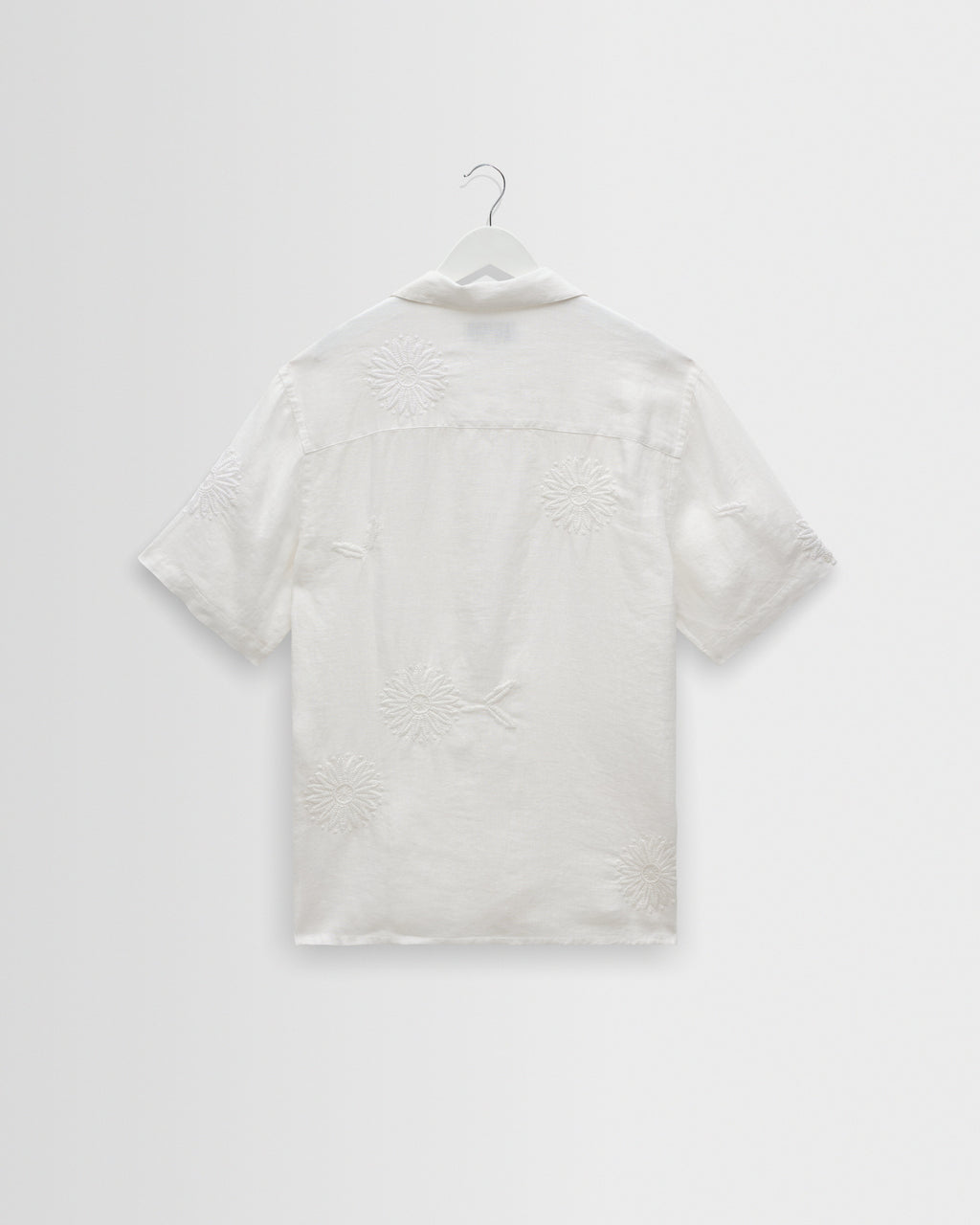 Didcot - White Flower Embroidered Short-Sleeve Shirt