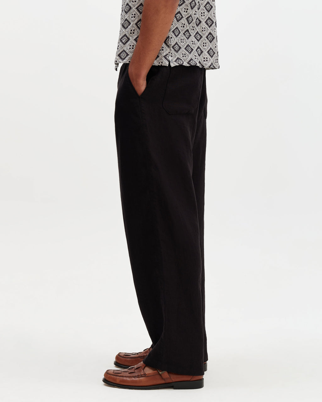 Glencoe - Black Washed Linen Loose Fit Trousers