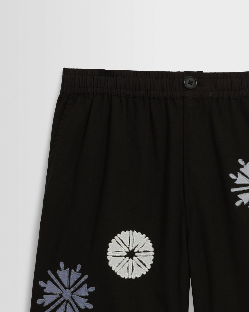 Kurt - Black Round Applique Cotton Shorts