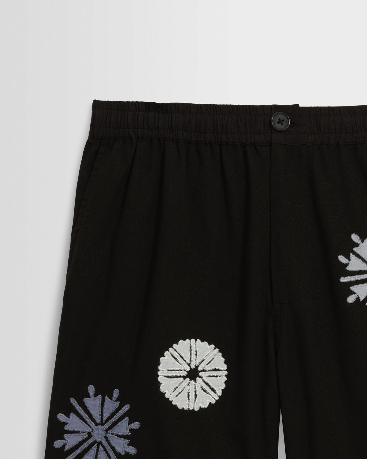 Kurt - Black Round Applique Cotton Shorts