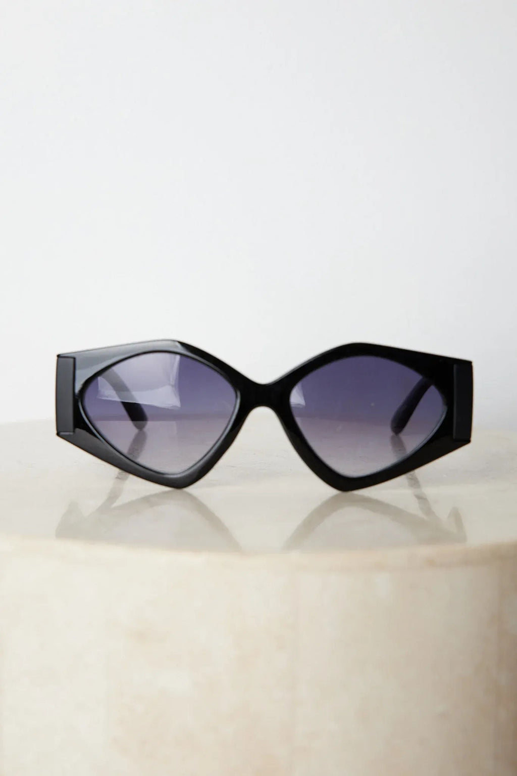 Alyssa Black Sunglasses | Women's Cat Eye Sunglasses