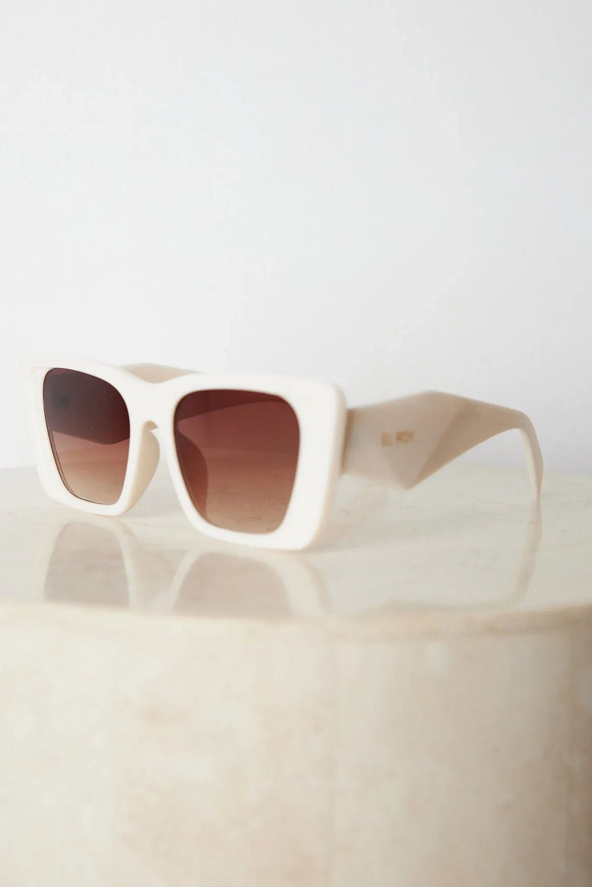 Calloway Beige Sunglasses | Women's Oversized Sunglasses