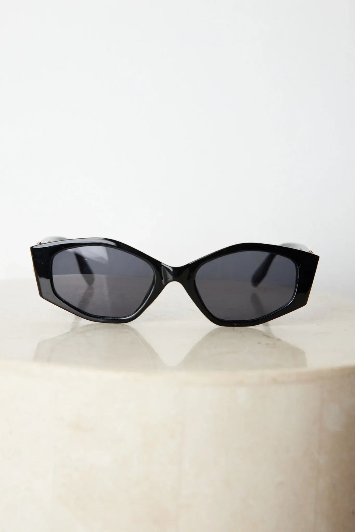 Iris Black Sunglasses | Women's Classic Black Sunglasses
