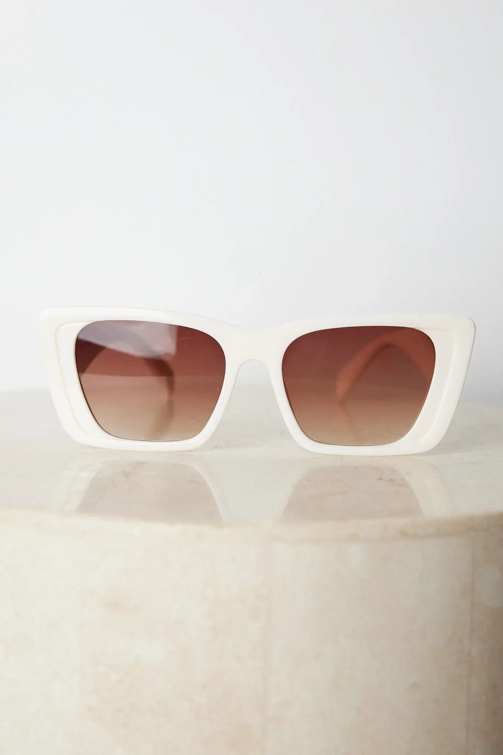 Calloway Beige Sunglasses | Women's Oversized Sunglasses