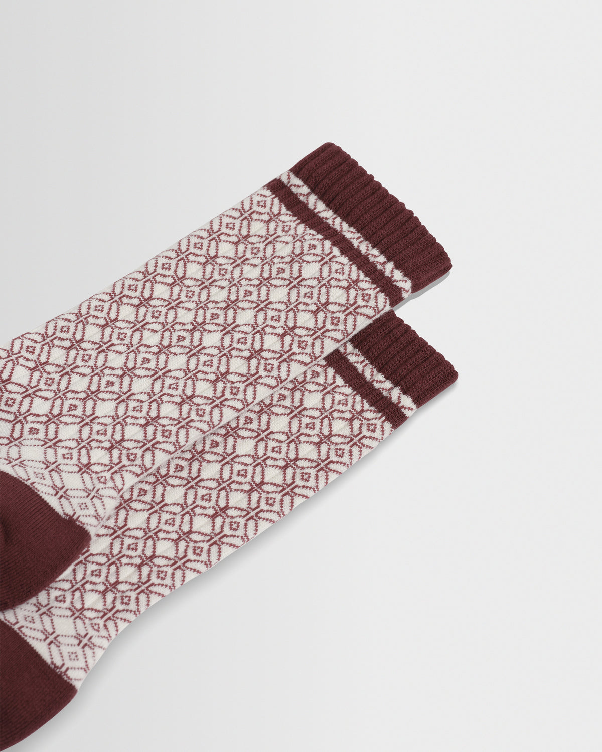 Thorpe - Ecru And Burgundy Diamond Jacquard Socks