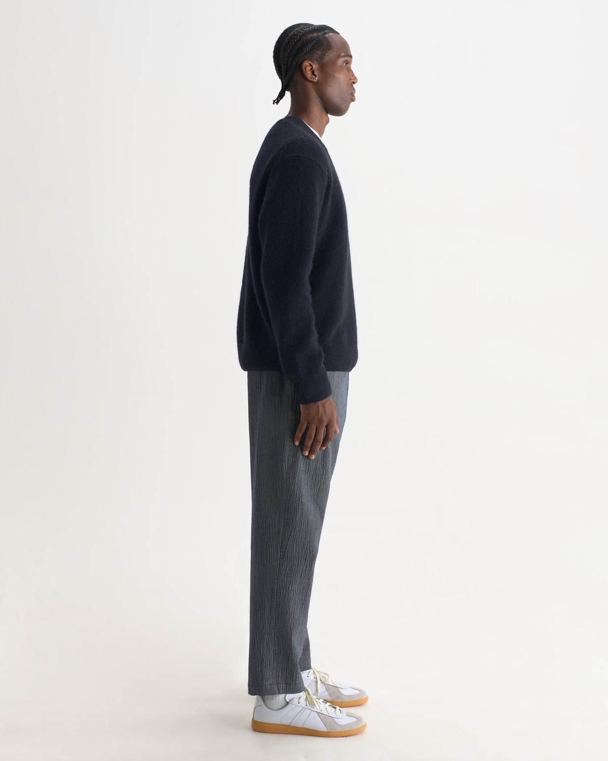 Wilde - Navy Fluffy Wool Crewneck